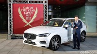 Di Jepang, Volvo XC60 terpilih sebagai mobil terbaik di Jepang mengalahkan mobil BMW Seri 5 dan Toyota Camry. Foto: Car Of The Year Japan