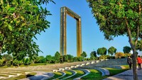 Dubai Frame merupakan rancangan arsitektur Fernando Donis, arsitek yang juga merancang Dubai’s Porsche Design Towers dan the Dubai Renaissance Tower (savoydubai/Instagram)