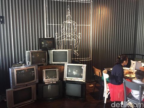 Greyhound Cafe, Tongkrongan Pecinta Kuliner Thailand yang Instagramable