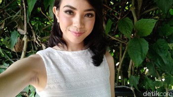 Selfie dengan mode beautify level 3. Foto: Adi Fida Rahman/detikINET