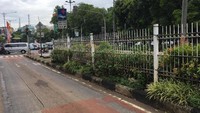 Akibat peristiwa itu, antrean bus TransJ di Pejaten keluar dan masuk jalur arteri. Lalu lintas sempat padat akibat peristiwa ini.  