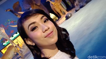 Selfie dengan mode standa. Foto: Adi Fida Rahman/detikINET