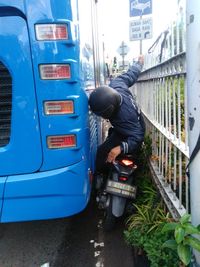 Masuk Jalur Busway Kaki Pemotor Terjepit Bus TransJ Di Pejaten