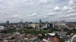 Foto: Terik dan Awan di Langit Jakarta Pasca Hujan Ekstrem