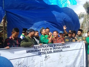 Dinas PU Kabupaten Madiun Sepakat Ubah Desain Tugu Demokrasi