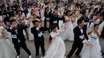 Foto: Lomba Lari Unik di Thailand, Pakai Jas & Gaun Pengantin