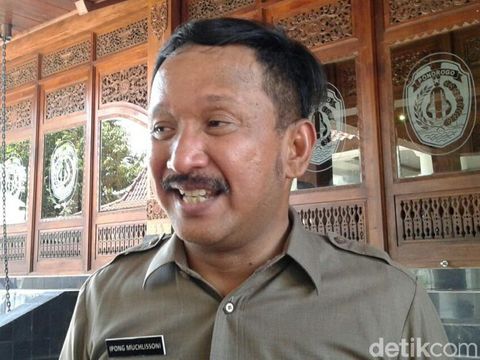 Bupati Ponorogo Ipong Muchlissoni.
