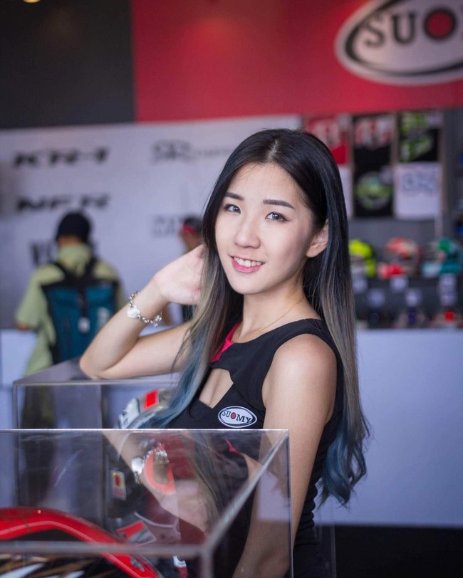 Hazel juga pernah menjadi model di G-Fair Korea, sebuah pameran yang menampilkan produk-produk Korea di Malaysia. Foto: Instagram