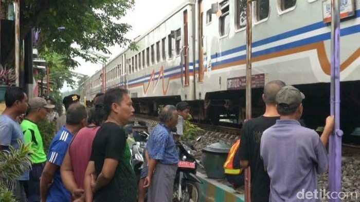 Berkat Aksi Heroik Warga, KA Penataran Terhindar dari Kecelakaan
