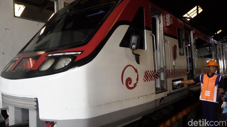 Railbus Batara Kresna Solo Sementara akan Diganti KRDI Eks KA Arjuna Railbus Batara Kresna Solo Sementara akan Diganti KRDI Eks KA Arjuna