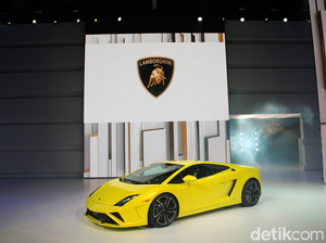 Waduh! Baru Kelar Diservis Lamborghini Malah Terbakar