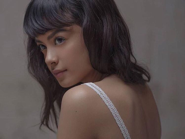 Eva Celia, Anak Sophia Latjuba yang Cinta Musik dan Berpetualang