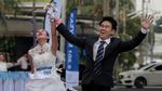 Foto: Lomba Lari Unik di Thailand, Pakai Jas & Gaun Pengantin