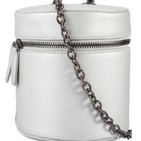 Di situs Zalora, Anda pun dapat menemukan beragam tas unik. Salah satunya Cylinder Chain Bag dari Something Borrowed ini. Item itu turun dari Rp 549 ribu menjadi Rp 99 ribu.