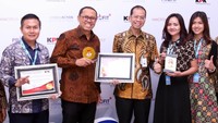 Penghargaan tersebut diterima langsung oleh Direktur Utama Bank bjb Ahmad Irfan, turut mendampingi Direktur Kepatuhan dan Manajamen Risiko Bank bjb Agus Mulyana. Foto: dok. KPK