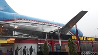 Pesawat Kepresiden R1 menjadi salah satu simbol kenegaraan yang banyak mencuri perhatian. Sayang tidak semua orang dapat menyambangi pesawat milik presiden tersebut. (Mustiana/detikTravel)
