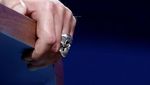 Foto: Cincin Tengkorak Arnold Schwarzenegger di One Planet Summit