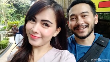 Meski menggunakan mode beautify level 3, karakteristik pria masih terjaga. Jengot dan kumis masih terlihat jelas. Foto: Adi Fida Rahman/detikINET