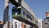 Tak hanya itu, Shonan Monorail juga ramai digunakan oleh wisatawan saat musim panas untuk mengunjungi taman atau pemandian di Enoshima. Foto: Shonan Monorail Co., Ltd  