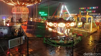 Foto di luar ruang saat malam hari. Foto: Adi Fida Rahman/detikINET