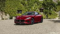 Di urutan ke-9 ada mobil Maserati GranTurismo. Sejak diluncurkan 1 dekade lalu, mobil bisa melangkah dari bayang-bayang Ferrari. GranTurismo ini lebih sporty dari Quattroporte. Tertarik untuk menyicilnya? Siapkan dulu uang sebesar 81.735 poundsterling. Foto: Maserati
