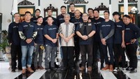 Acara tersebut berjalan sangat hangat, akrab dan menyenangkan. Selain beramah tamah dengan GBPH H Prabukusumo, Sportster Indonesia juga diperkenalkan dengan segenap pengurus IMI Yogyakarta. Foto: dok. Sportster Indonesia