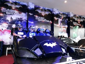 Sensasi Naik Mobil Batman di Museum Angkut