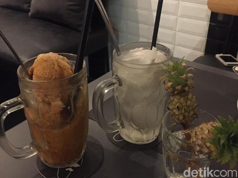 Greyhound Cafe, Tongkrongan Pecinta Kuliner Thailand yang Instagramable