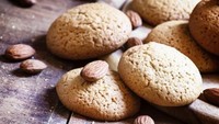 Beralih ke Asia, ada almond cookies yang populer di China. Kue kering yeng terbuat dari racikan tepung, mentega, gula telur dan kacang almond ini renyah dan manis. Foto: Istimewa