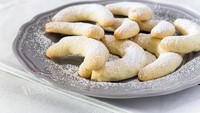Hungaria punya kue bernama kiffle atau biasa disebut kieflie. Kue manis ini diisi dengan kacang walnut, rasanya manis dan buttery. Foto: Istimewa