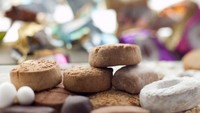 Kue mantecados asal Spanyol yang menarik karena aroma kayu manisnya. Kue ini punya jejak rasa asam segar dari parutan kulit jeruk lemon. Foto: Istimewa
