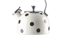 Siapa sangka memasak air kini bisa jadi lebih fashionable dengan ceret dari Kate Spade. Motif polkadot hitamnya sukses mencuri perhatian. Foto: Istimewa