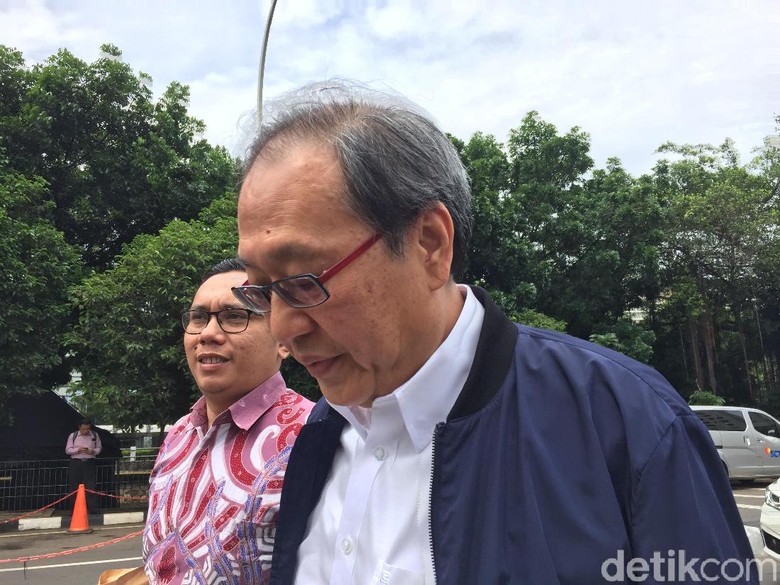 KPK Periksa Made Oka yang Disebut Jadi Orang Dekat Novanto KPK Periksa Made Oka yang Disebut Jadi Orang Dekat Novanto
