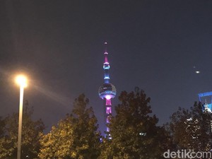 Belum Sah ke Shanghai Kalau Nggak Foto di Depan Menara Ini