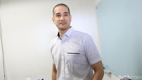 Aktor berdarah Turki dan Tiong Hoa itu meminta Sammy minta maaf dan menjelaskan maksud dari unggahannya. Foto: Okan Cornelius/ Palevi
