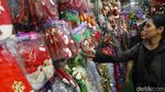 Pernak-pernik Natal Mulai Ramai Dicari