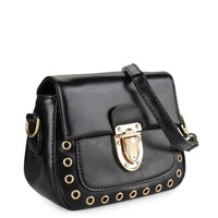 Tas kecil lain yang bisa didapatkan di diskon Harbolnas 2017 kali ini adalah Studded Sling Bag dari Cocolyn yang turun dari Rp 500 ribu menjadi Rp 99 ribu. Item ini bisa didapatkan di situs Zalora.