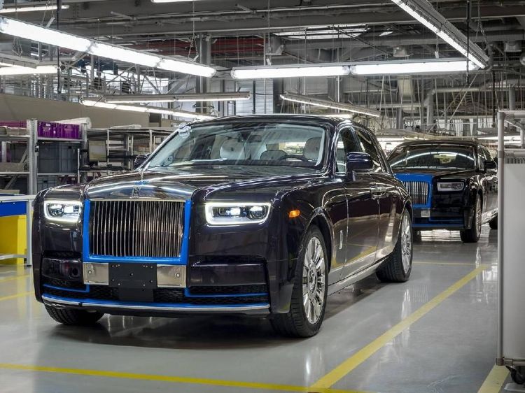 Generasi Rolls-Royce Phantom Dilelang, Mau?