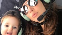 Saat Tamara di pesawat menuju pulang ke London dari Bern (tamaraecclestoneofficial/Instagram)