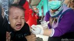 Begini Ekspresi Anak-anak saat Vaksin Difteri