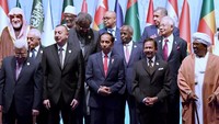Pantauan detikcom, Jokowi berada di dua orang sebelah kanan Erdogan. Di sebelah kiri Jokowi berdiri Sultan Brunei Darussalam Hassanal Bolkiah. (Foto: Dok. Laily Rachev-Biro Pers Setpres)