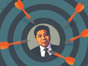Indriyanto Minta KPK Dalami Kecelakaan Novanto