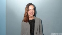 Senyumanmu itu lho, Steffi.