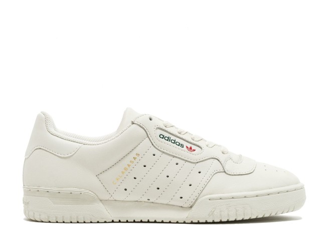 Sneakers Adidas Yeezy Powerphase Calabasas rancangan Kanye West ini dicintai karena desain retronya. Seperti Yeezy sebelumnya, seri ini juga langsung habis setelah rilis bulan Mei lalu. Foto: Ist.