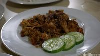 Ayam Goreng Plus Sambal yang Digeprek Jadi Idola Tahun Ini