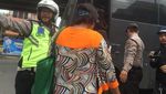 Foto: Ribuan Angkot Mogok, Ratusan Armada Polisi Angkut Warga Medan