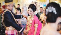 Affi Kalla yang dulu sempat bertunangan dengan Laudya Cynthia Bella menikahi Tistha yang juga aktris. Foto: Instagram/tisthanurma