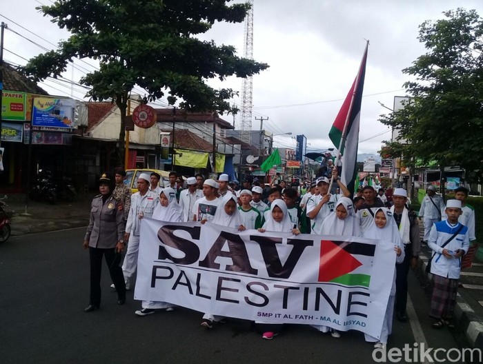 Aliansi Ormas Islam Sukabumi Aksi Damai Save Palestina