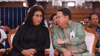 Susi Pudjiastuti dan Sulaiman Arif Arianto berbincang usai penandatanganan kerjasama.