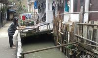 Melihat Kondisi Kali Pulo di Jatipadang Jakarta Selatan